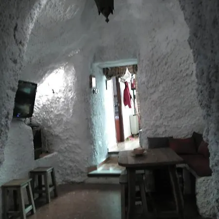 La Cueva De La Abuela